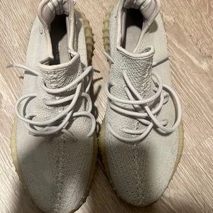 Grey Yeezys !